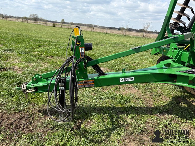 2014-john-deere-2310-image-10