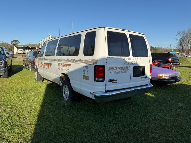 2014-ford-e350-image-4