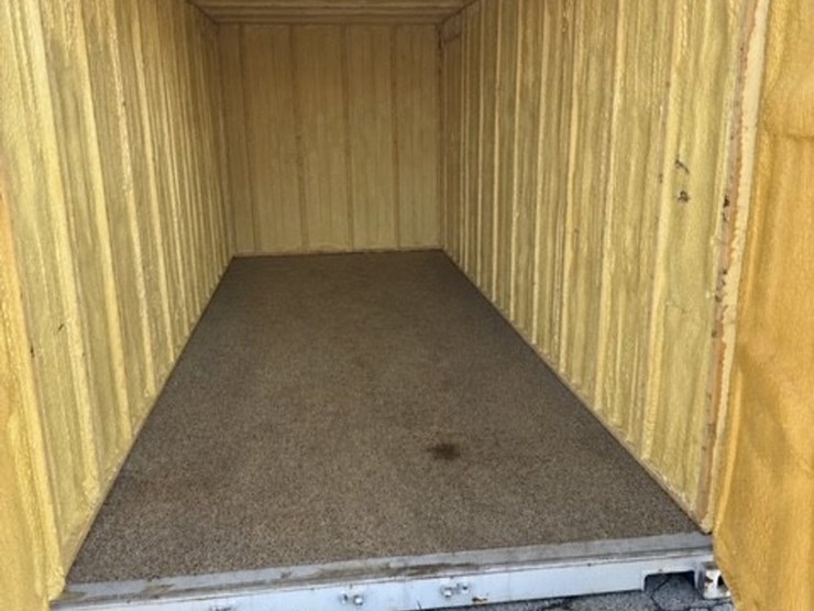 #390-•-20'-long-shipping-container-(milwaukee,-wi)-image-4