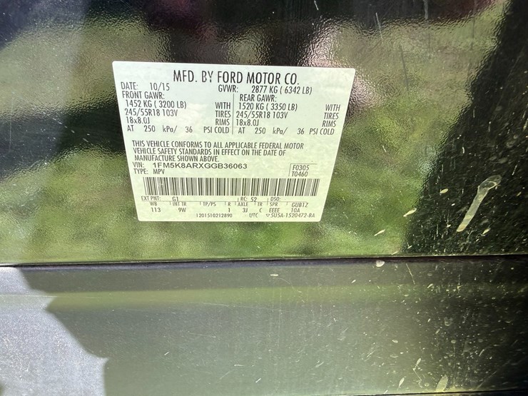 2016-ford-explorer-image-39