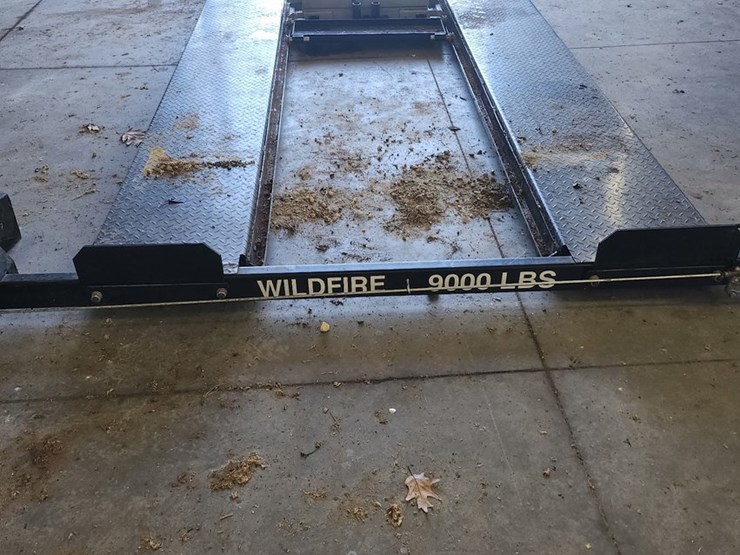 #4000-•-wildfire-9000lb-auto-lift-(mauston,-wi)-image-8