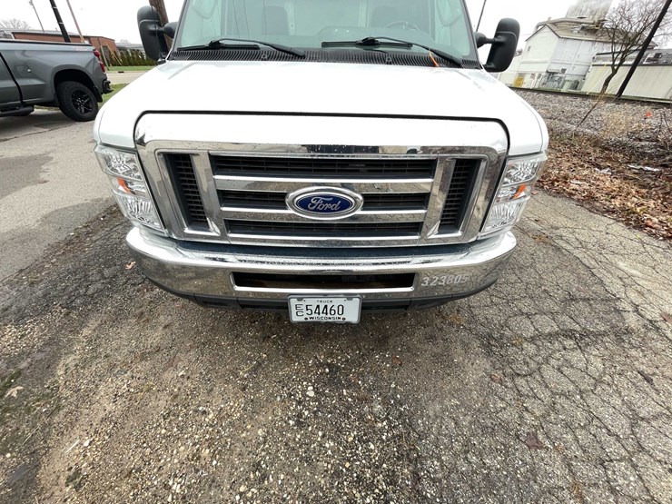 2016-ford-e450-image-12