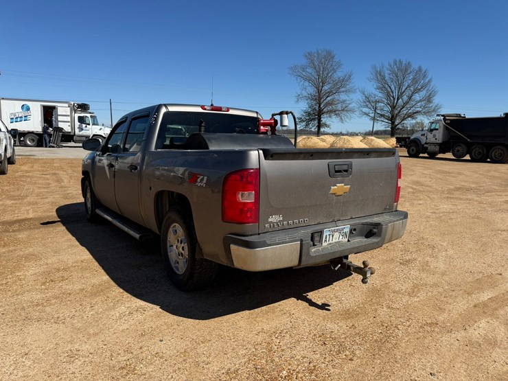 2013-chevrolet-1500-image-4