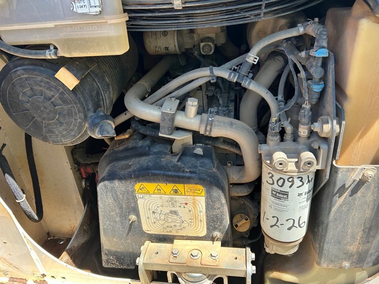 2021-bobcat-t62-image-16