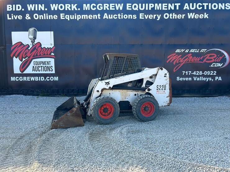 bobcat-s220-image-1