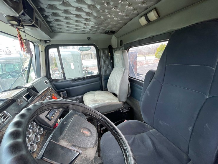 1997-kenworth-t800-image-47
