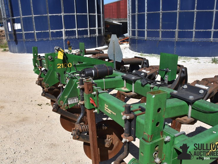 2011-john-deere-2100-image-14