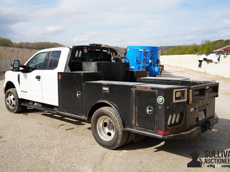 2021-ford-f350-xlt-image-7