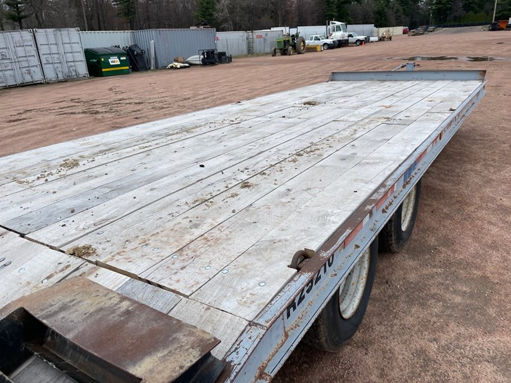 #366-•-1995-redi-haul-r25'-deckover-dovetail-trailer-(has-wi-title)-(nitke-yard-mosinee,-wi)-image-21