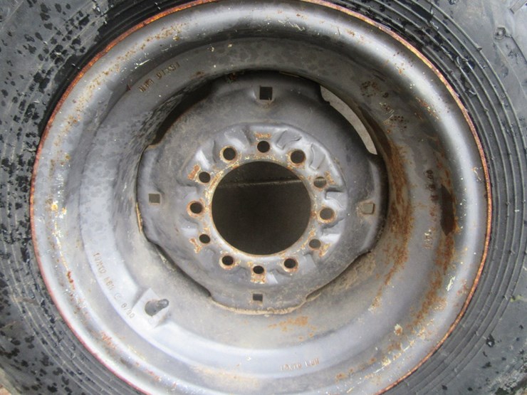 #9587-•-11l15-spare-tire-image-4