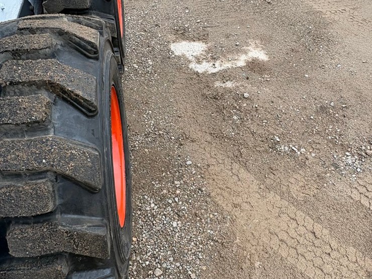 2009-bobcat-s205-image-20