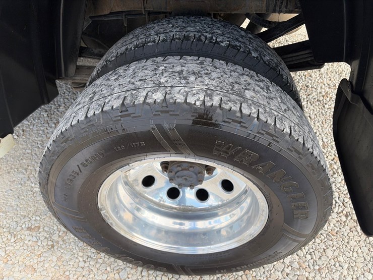 2017-dodge-3500-image-27