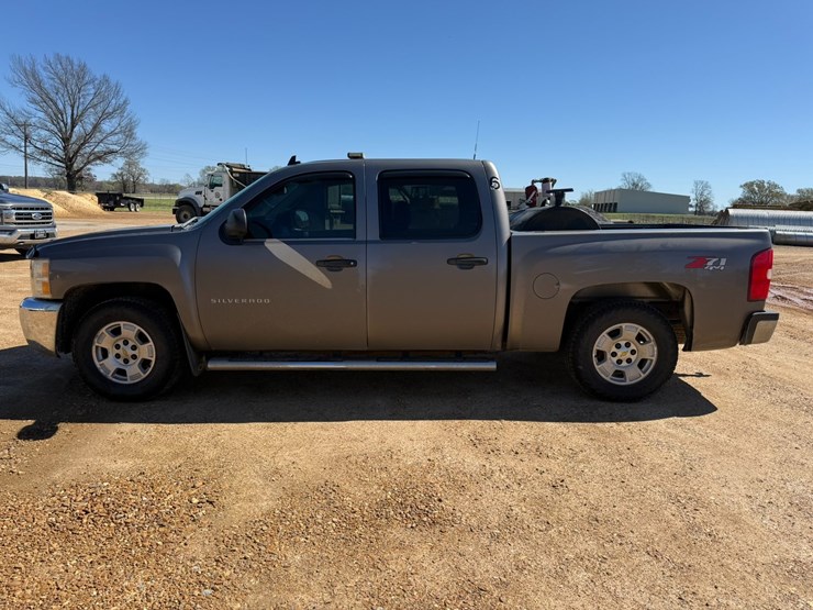 2013-chevrolet-1500-image-5