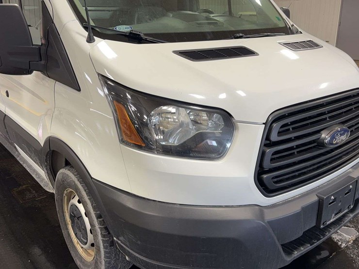 2019-ford-transit-image-24