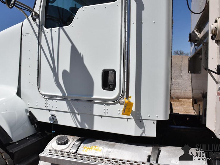 2008-kenworth-t800-image-15