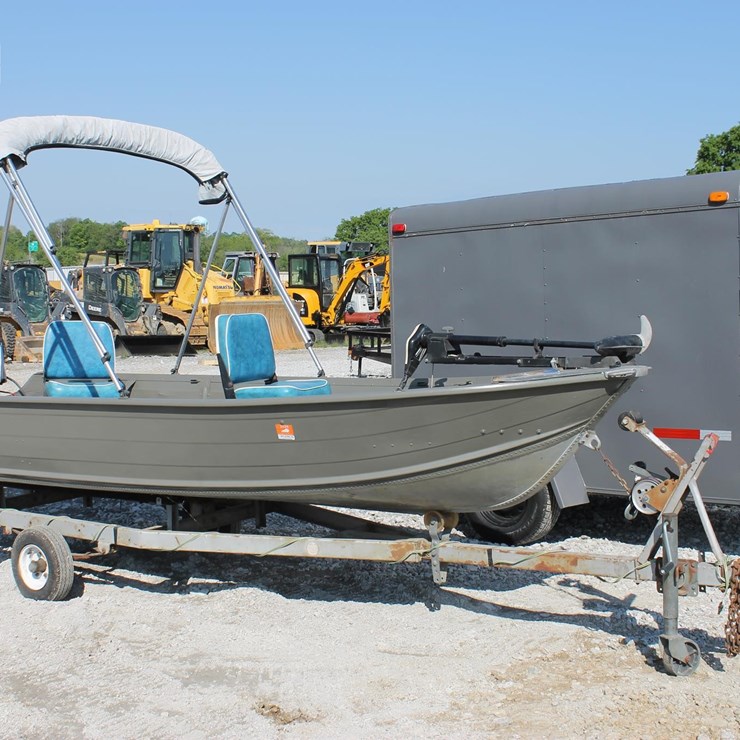 15' FISHING BOAT