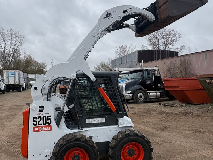 2009-bobcat-s205-image-5