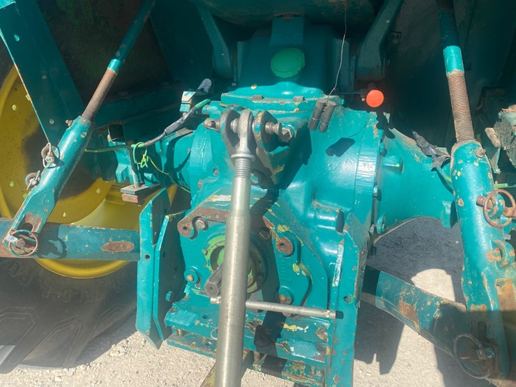 john-deere-2040-image-5