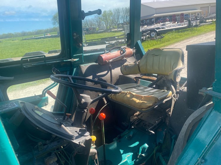 john-deere-2040-image-10