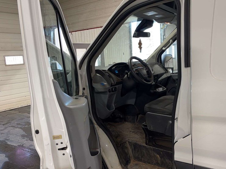 2019-ford-transit-image-9