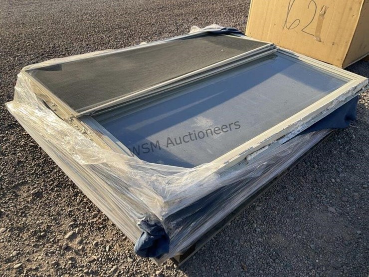 pallet-of-house-windows-image-2
