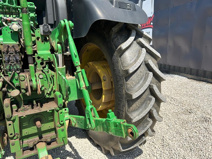 2018-john-deere-6215r-image-16