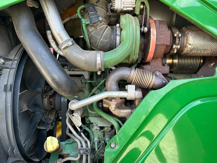 2018-john-deere-6215r-image-21