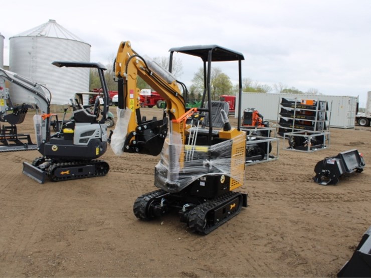 #8074-•-rt15r-mini-excavator-image-1