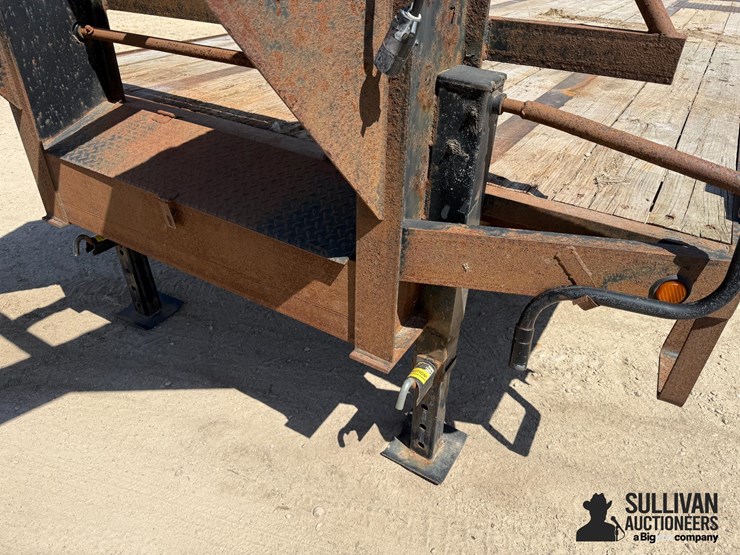 2015-elite-trailers-t/a-gooseneck-flatbed-trailer-image-18