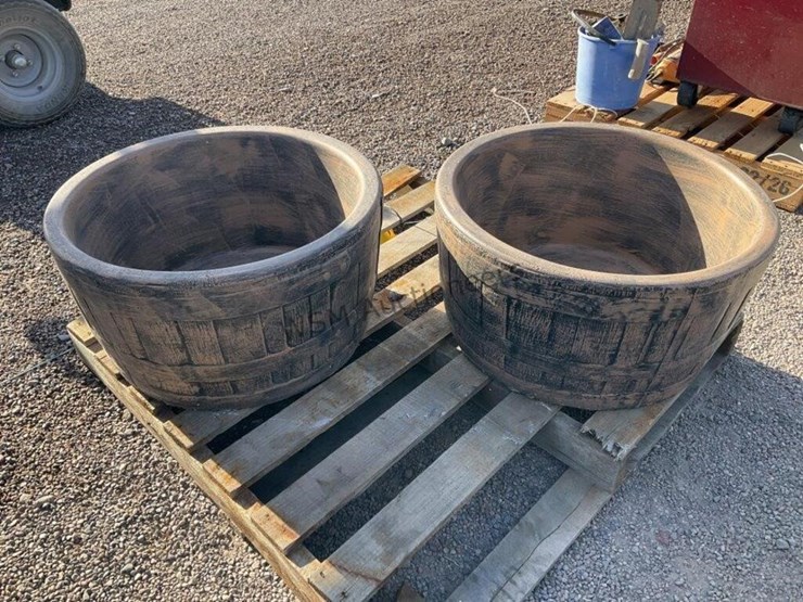 (2)-concrete-planters-image-2