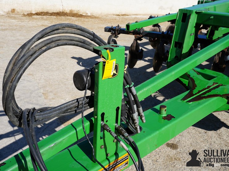 2011-john-deere-2700-image-12