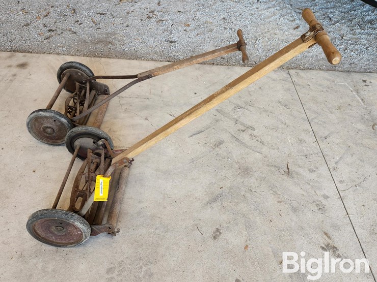 manual-push-mowers-image-8