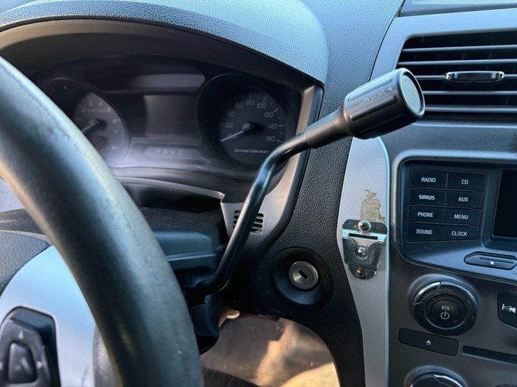 2015-ford-explorer-image-36