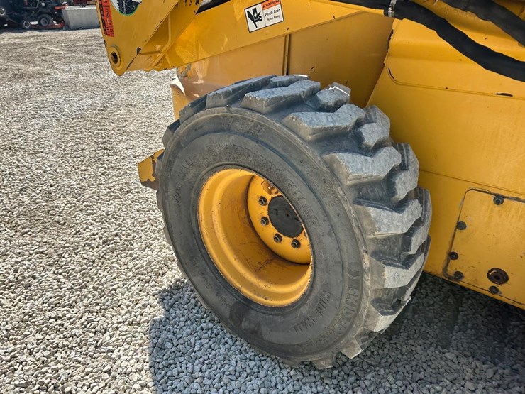 john-deere-270-image-13