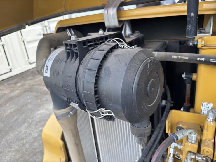 2015-caterpillar-305e2-cr-image-50