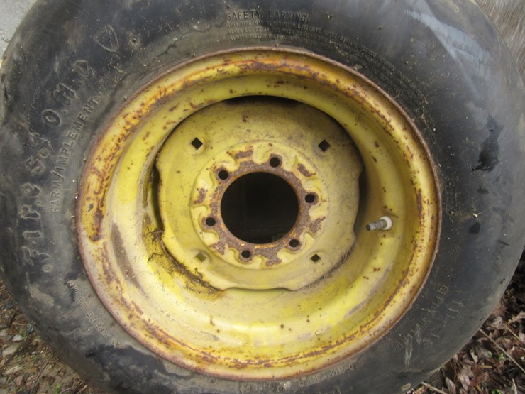 #9588-•-11l16-tire-and-rim-image-4