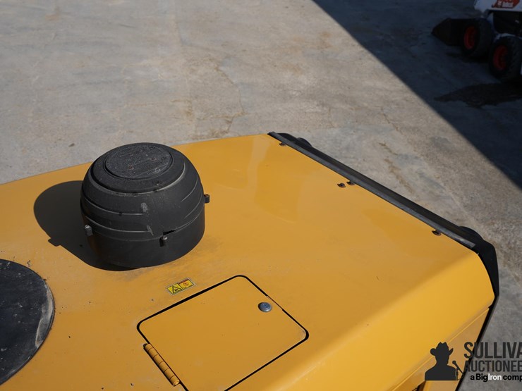 2014-caterpillar-924k-image-18