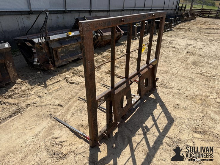 4-prong-bale-spear-attachment-image-4