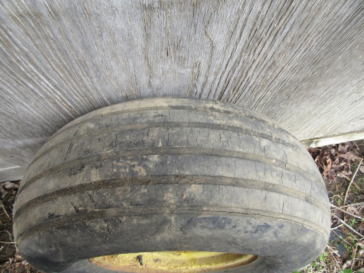 #9589-•-11l14-tire-and-rim-image-4