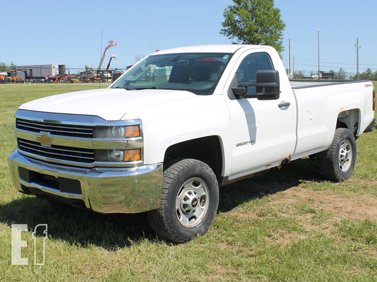 2015-chevrolet-silverado-2500-image-1