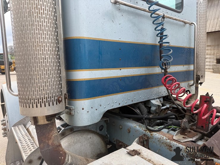 1998-peterbilt-378-image-19