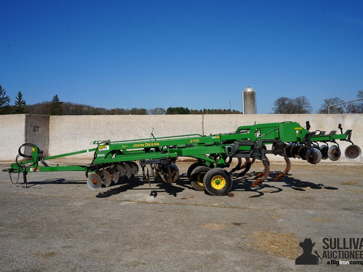 2011-john-deere-2700-image-8
