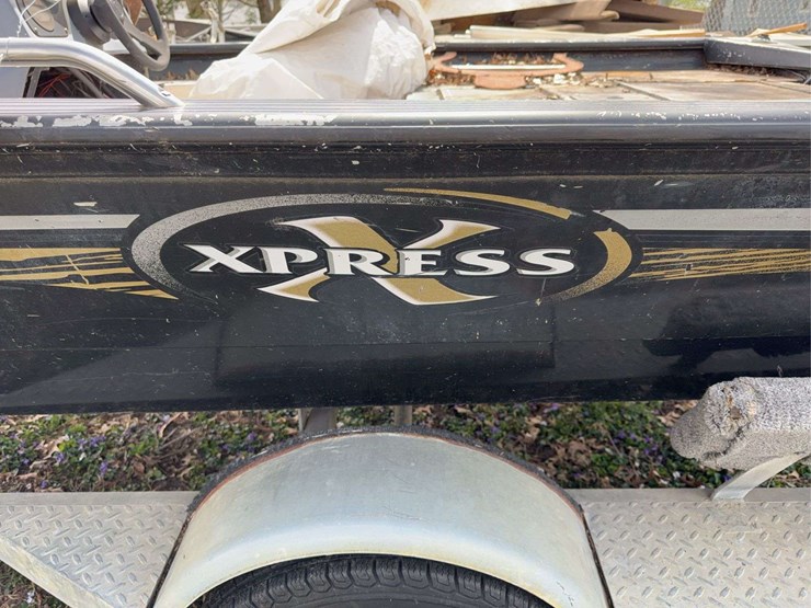 2001-xpress-16ft-boat-image-3