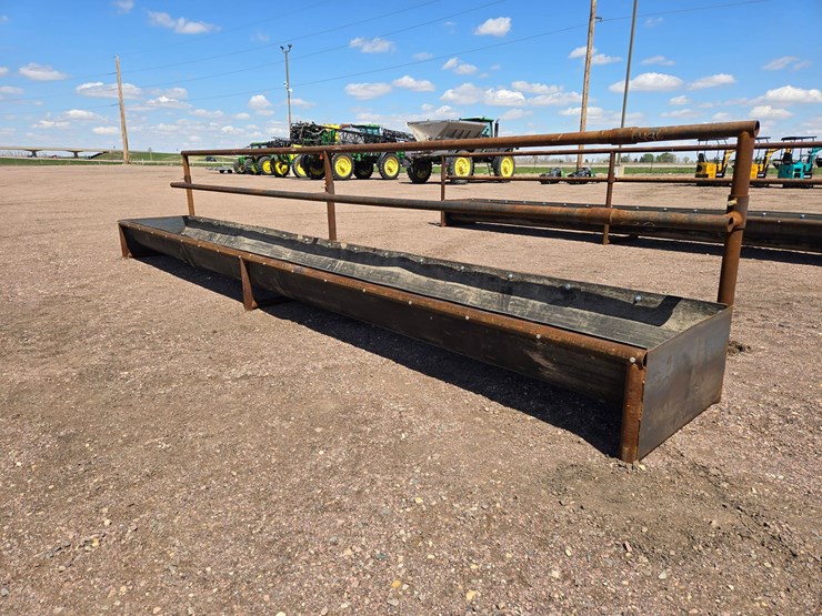 portable-fence-line-feed-bunk-image-1