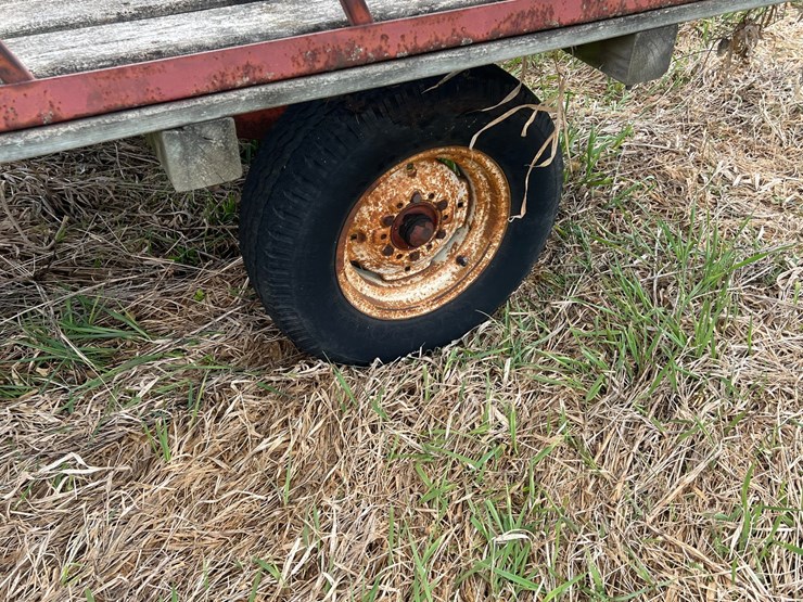 #9574-•-16'-hay-wagon-image-11