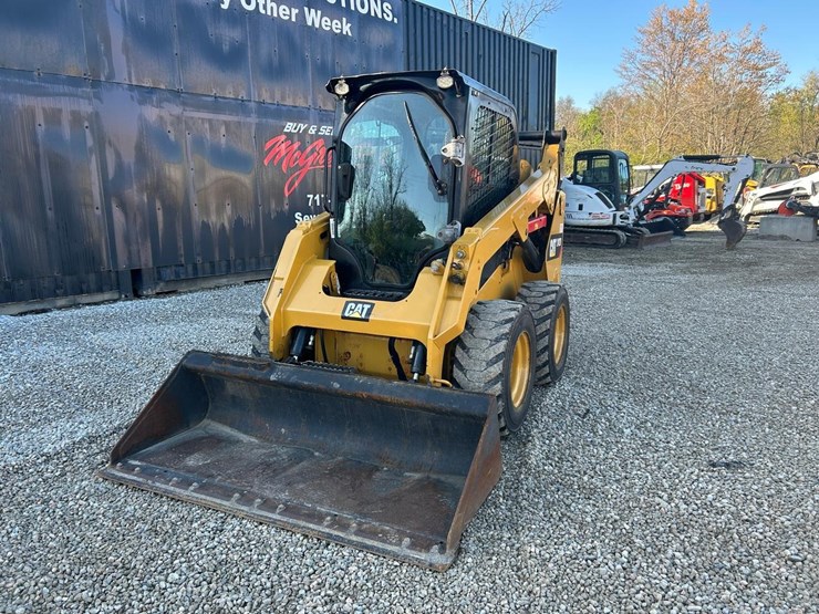2019-caterpillar-242d-image-8