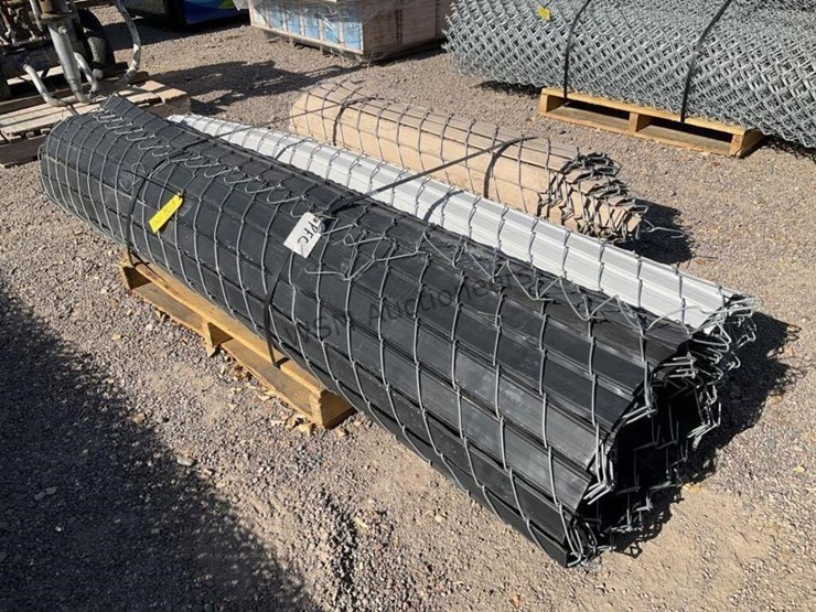 pallet-of-asst-4ft-&-8ft-chainlink-w/-privacy-image-1