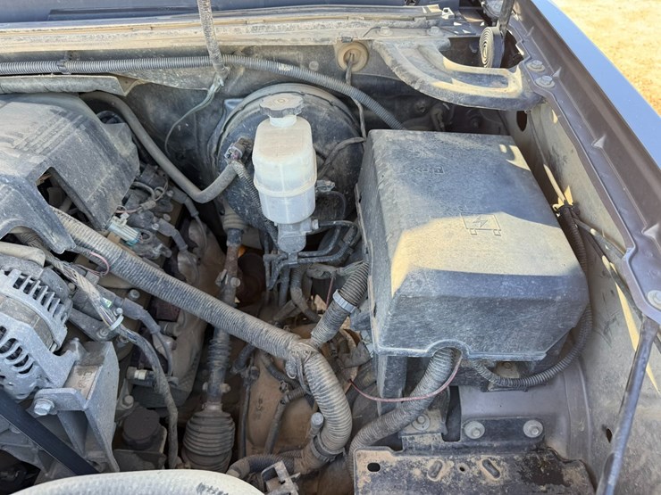 2013-chevrolet-1500-image-23