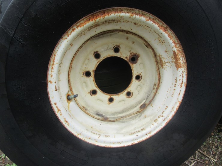 #9590-•-(4)-14l16-tires-image-3