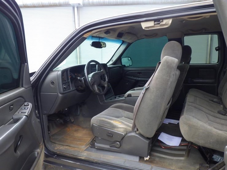 2005-chevrolet-2500hd-image-5
